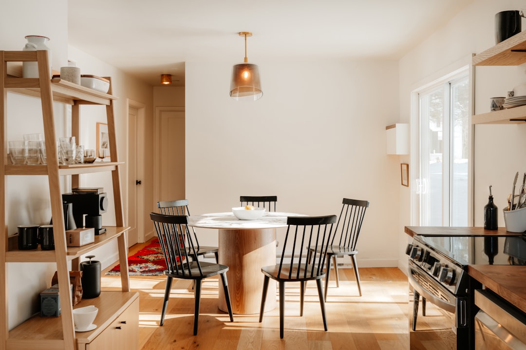 Dining room (IG: @clay.banks)